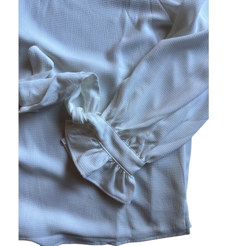 NWT CeCe women’s medium White Long Sleeve V-Neck Blouse with Ruffle Tie-Cuffs - Picture 11 of 12
